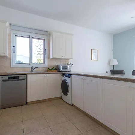 Casa de Férias Sapphire - Luxury 5br Designer Retreat With A Private Swimming Pool Peyia