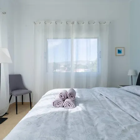 Sapphire - Luxury 5br Designer Retreat With A Private Swimming Pool Peyia