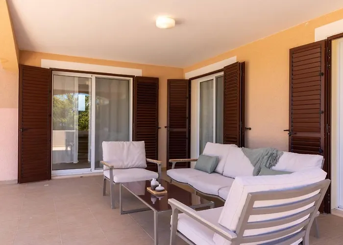 Sapphire - Luxury 5br Designer Retreat With A Private Swimming Pool 別荘 *