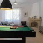 Дом отдыха Sapphire - Luxury 5br Designer Retreat With A Private Swimming Pool *