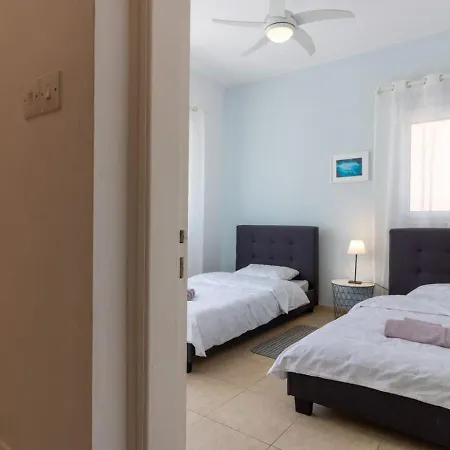 Σπίτι διακοπών Five Bedroom Saphire