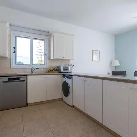 Σπίτι διακοπών Five Bedroom Saphire *