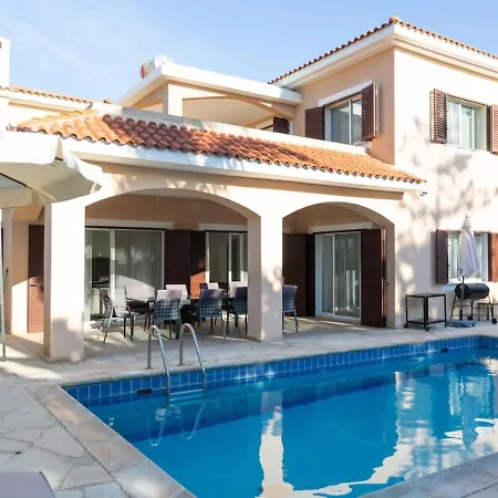 Σπίτι διακοπών Five Bedroom Saphire *
