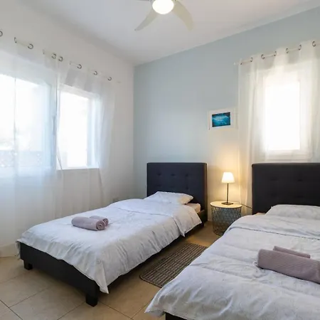 Sapphire - Luxury 5br Designer Retreat With A Private Swimming Pool Semesterbostad