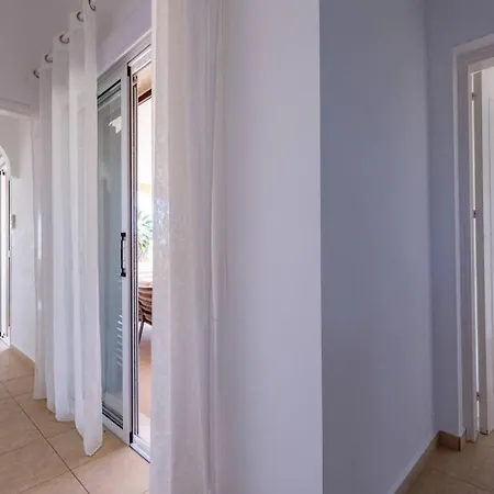 Semesterbostad Sapphire - Luxury 5br Designer Retreat With A Private Swimming Pool *