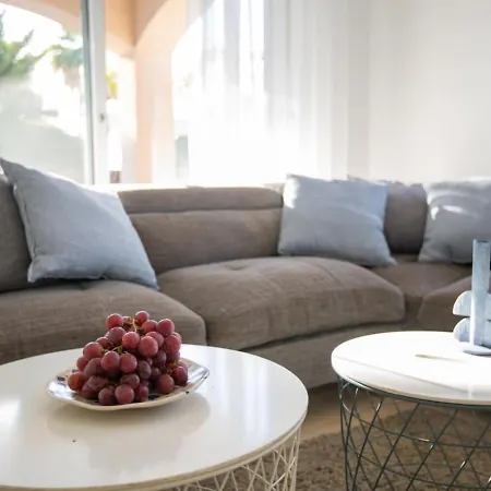Sapphire - Luxury 5br Designer Retreat With A Private Swimming Pool Peyia