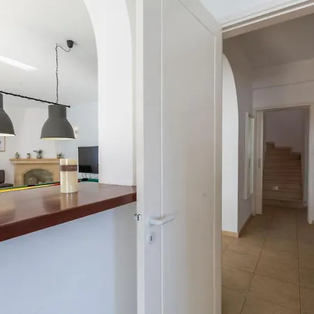 Hébergement de vacances Sapphire - Luxury 5br Designer Retreat With A Private Swimming Pool *