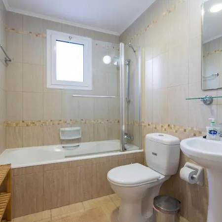 Hébergement de vacances Sapphire - Luxury 5br Designer Retreat With A Private Swimming Pool Peyia