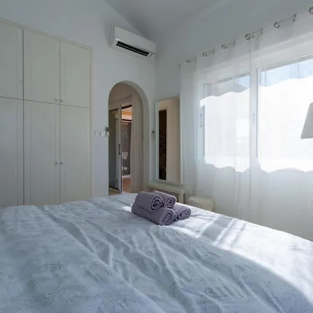 Sapphire - Luxury 5br Designer Retreat With A Private Swimming Pool Hébergement de vacances *