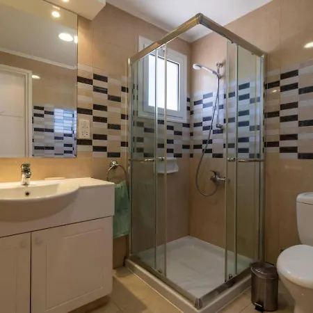 Hébergement de vacances Sapphire - Luxury 5br Designer Retreat With A Private Swimming Pool *