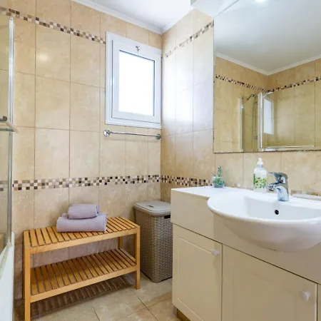 Hébergement de vacances Sapphire - Luxury 5br Designer Retreat With A Private Swimming Pool *