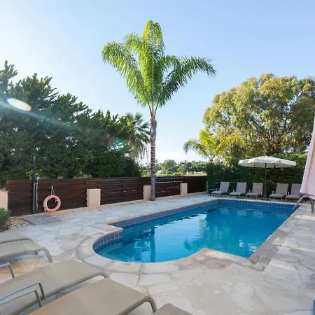 Sapphire - Luxury 5br Designer Retreat With A Private Swimming Pool * Peyia