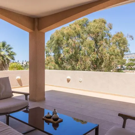 Hébergement de vacances Sapphire - Luxury 5br Designer Retreat With A Private Swimming Pool