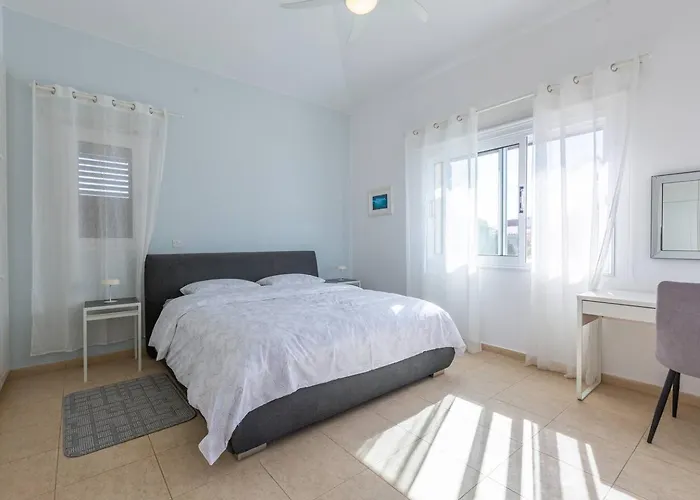 Feriehus Sapphire - Luxury 5br Designer Retreat With A Private Swimming Pool *