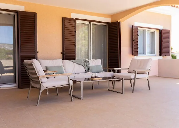 Sapphire - Luxury 5br Designer Retreat With A Private Swimming Pool * Pegeia